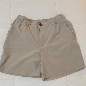 chubbies 5.5 Men's Flat-Front Shorts in Light Taupe